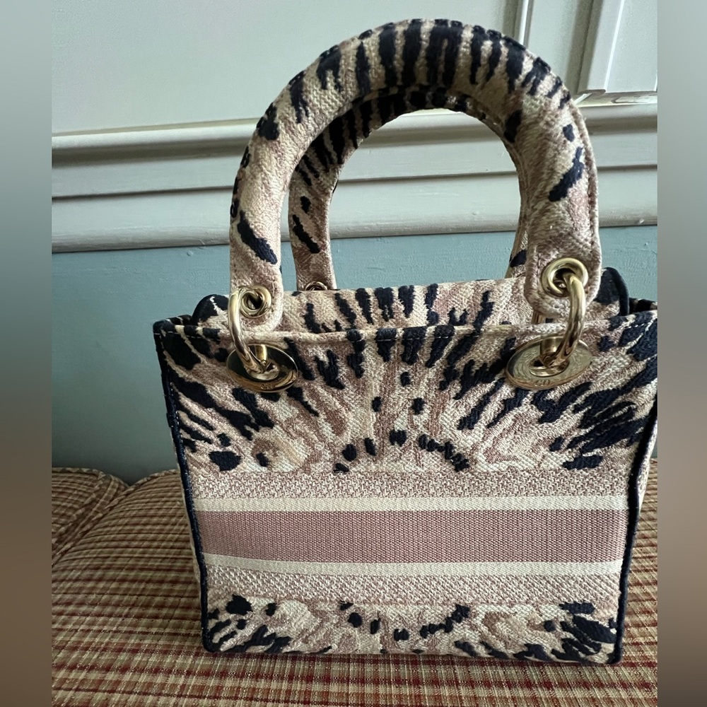 Christian Dior Diana D Lite. FINAL SALE. - Picture 5 of 11